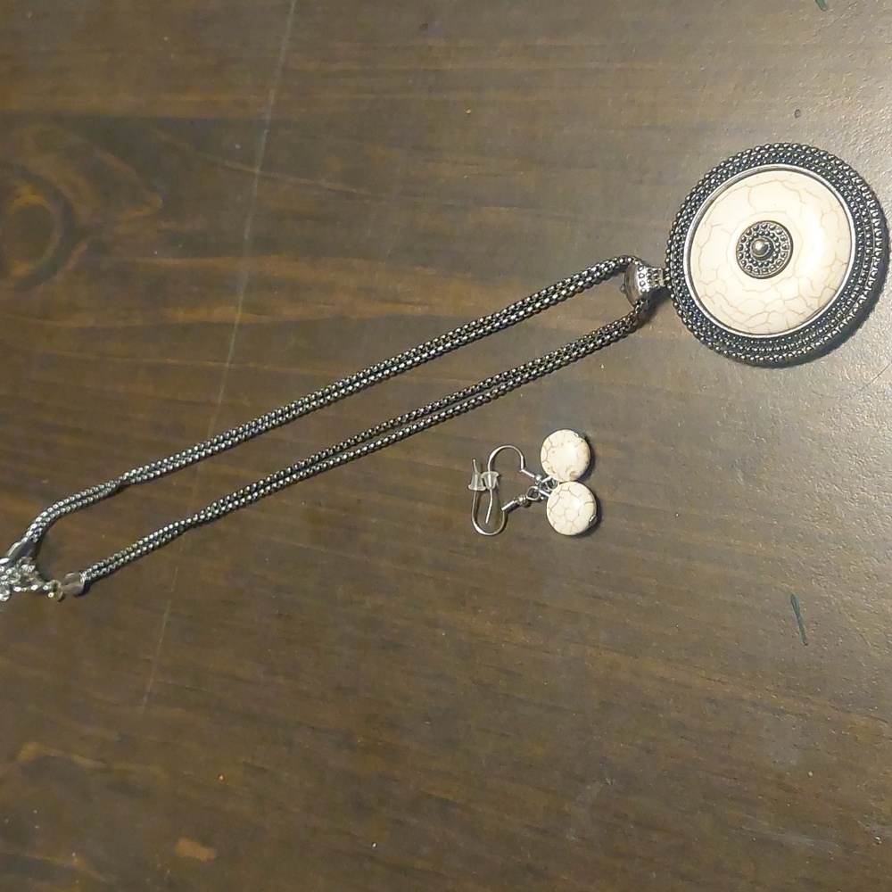Earrings and necklace set